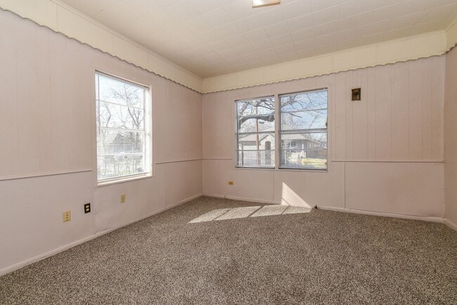 Building Photo - 3715 Eutopia St