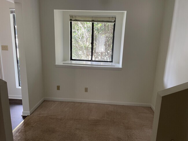 Building Photo - 109 Harvest Dr