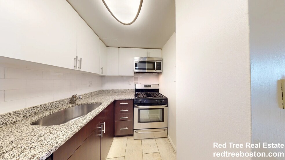 Building Photo - 175 Freeman St