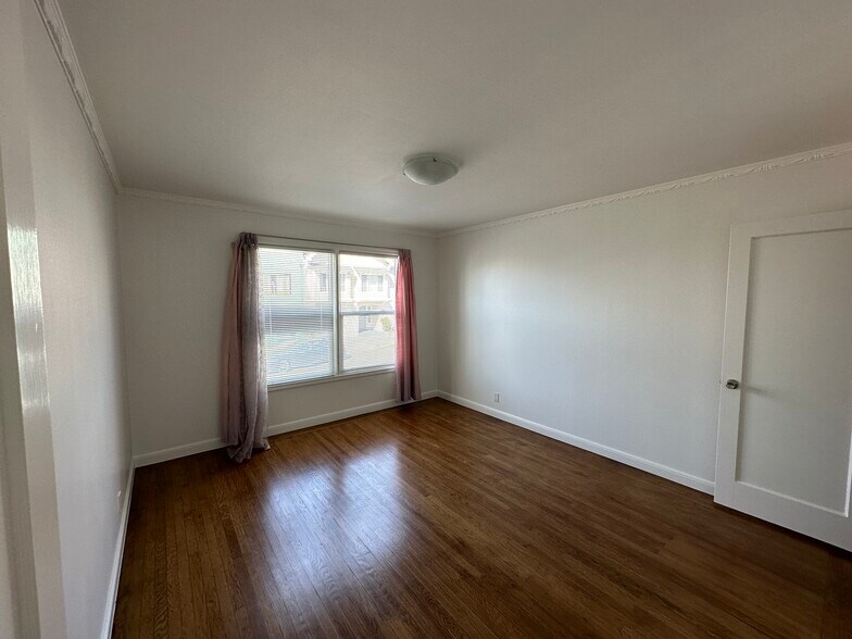 Bedroom 1 - 594 34th Ave