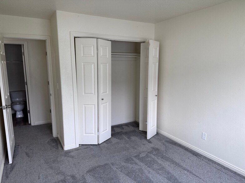 Building Photo - 2505 W 450 N