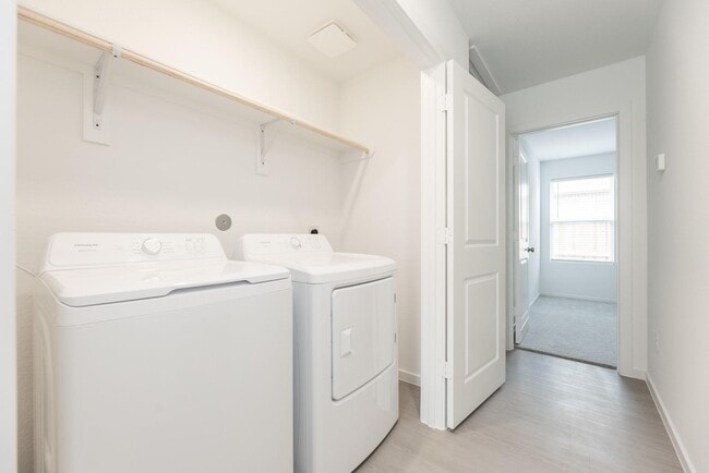 Building Photo - 3013 Blue Gem Ct