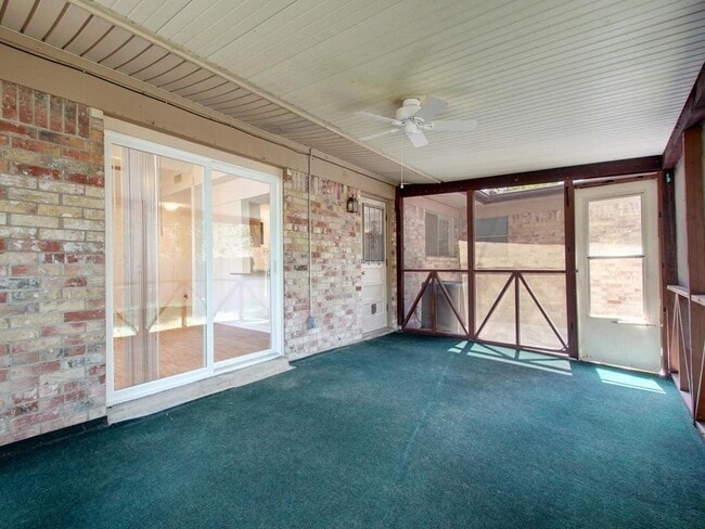 Building Photo - 8516 Hathaway Dr