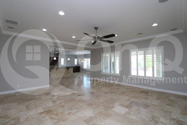 Building Photo - 2832 E Los Altos Rd