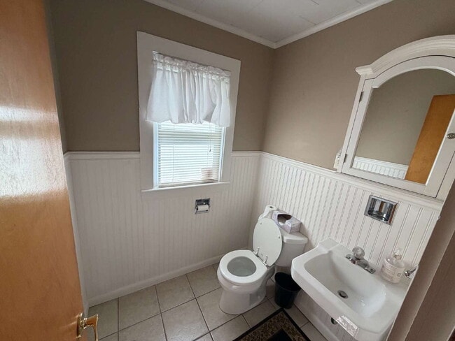 Building Photo - *Very Spacious 3-Bedroom Apartment Available Now in LeRoy!*