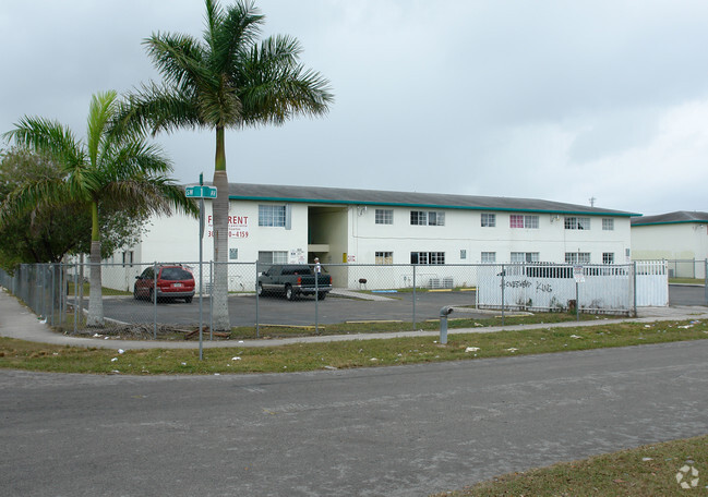 Building Photo - Homestead Gardens II