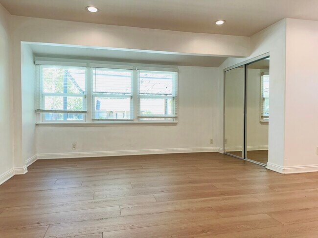 Building Photo - 5148 Otis Ave