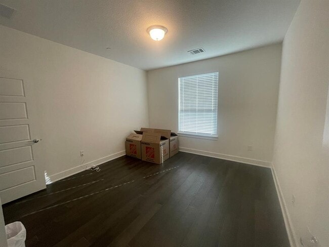 Building Photo - 12325 Maypole Bend