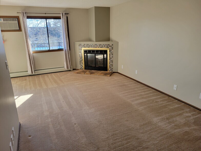 Building Photo - 7601 W 101st St