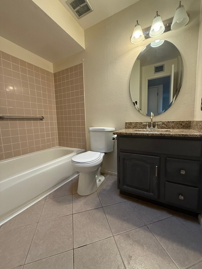 Building Photo - HOUSE FORE RENT