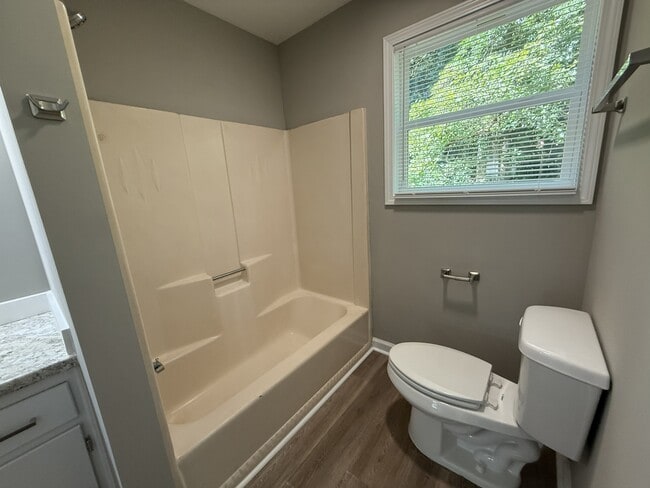Building Photo - 1021 Sourwood Ct