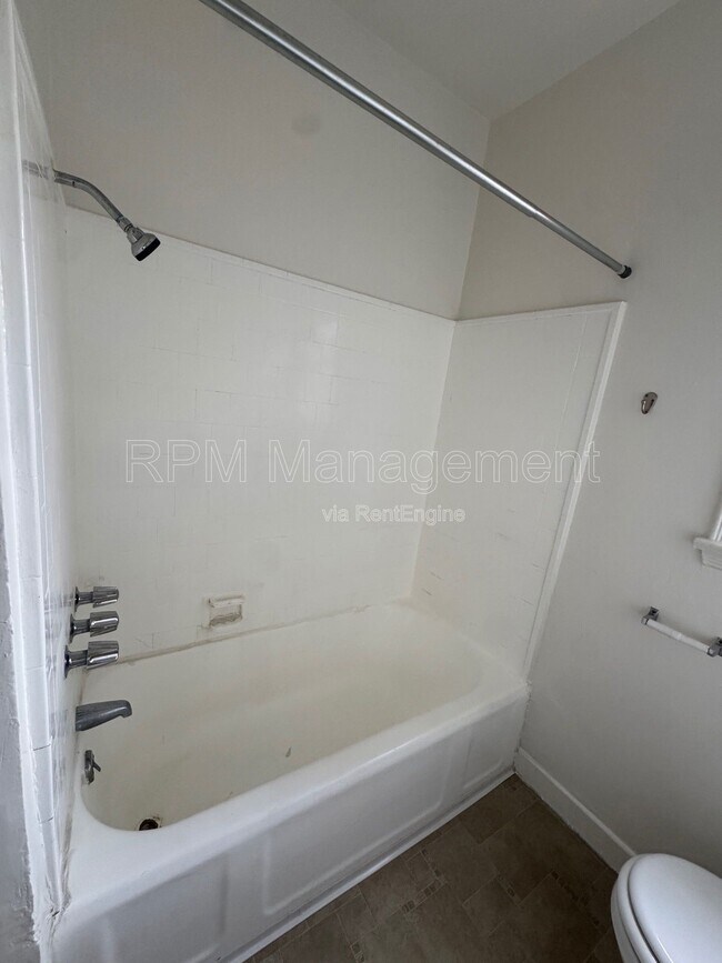 Building Photo - 1781 N Orchid Ave