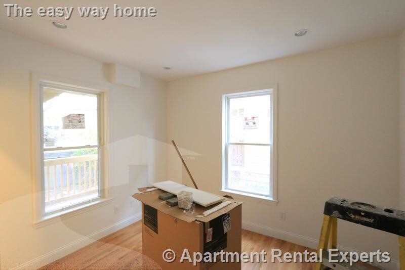 Building Photo - 25 Lewis St