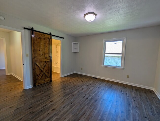 Main Bedroom - 3221 Hunters Point Dr