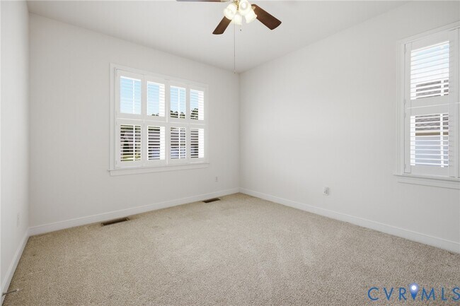 Building Photo - 6613 St Laurence Dr