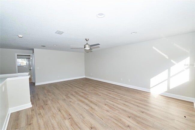 Building Photo - 23903 Sardinia Dr