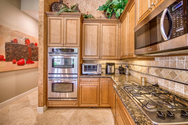 Building Photo - 7049 Isla Vista Dr