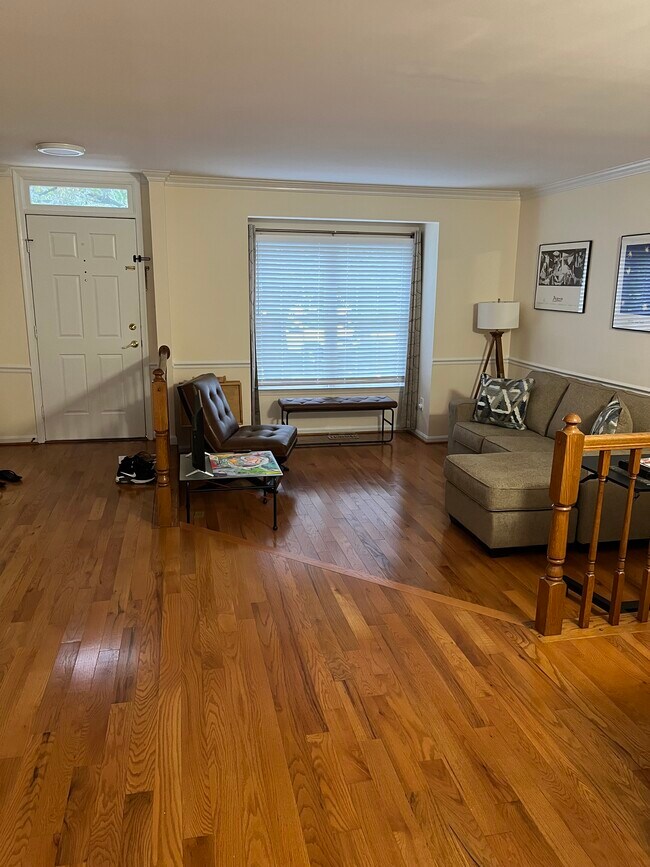 Building Photo - 8890 Eagle Rock Ln