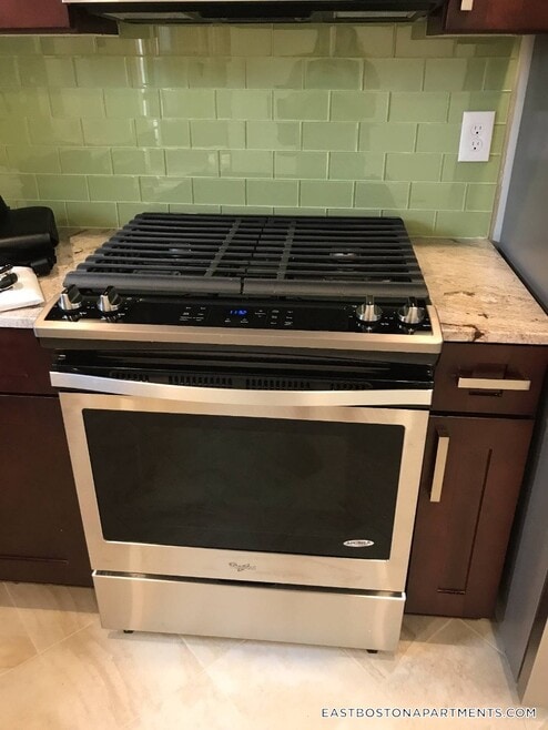 Building Photo - 130 Brooks St