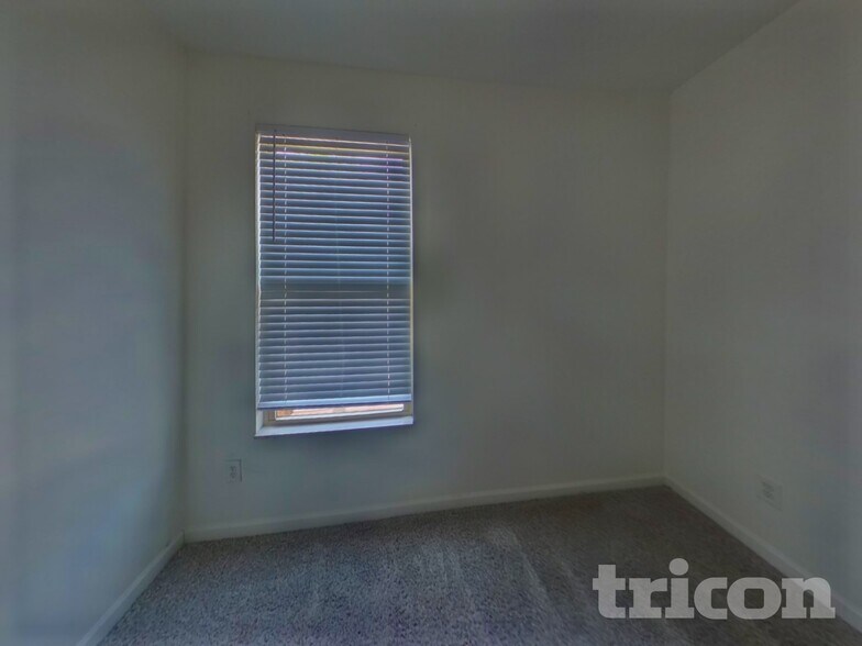 Building Photo - 5732 Barrington Run