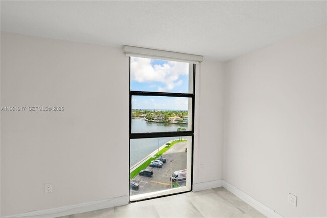 Building Photo - 20505 E Country Club Dr