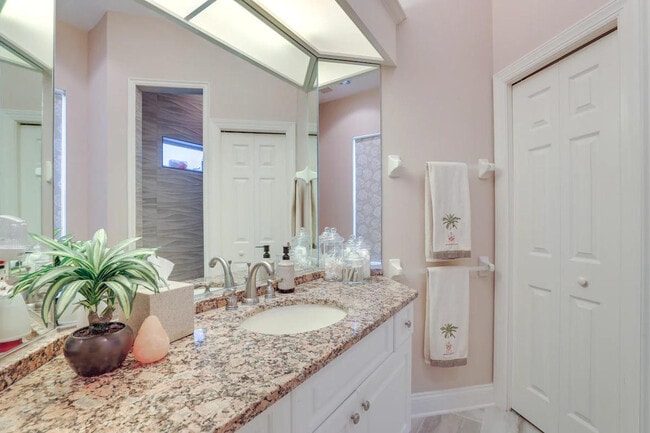 Building Photo - 1730 Caribbean Dr