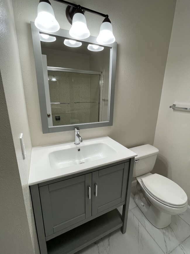 Building Photo - 1575 Drake Dr