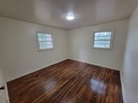 Building Photo - 2 Bedroom 1 Bathroom House