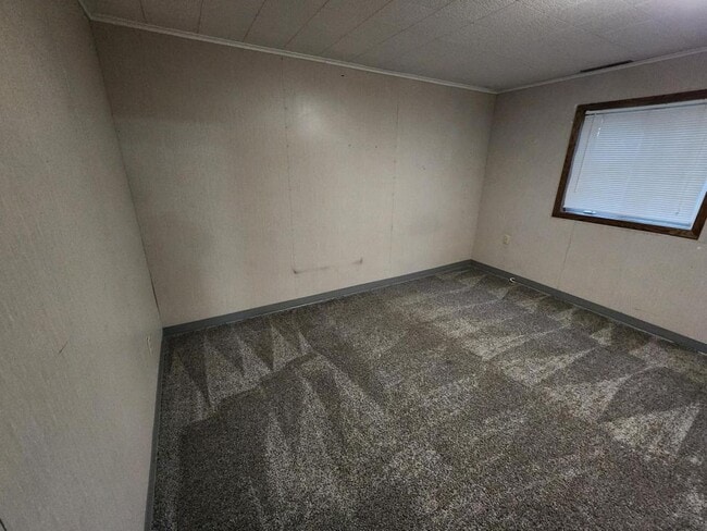 Building Photo - 2318 E Boulevard Ave