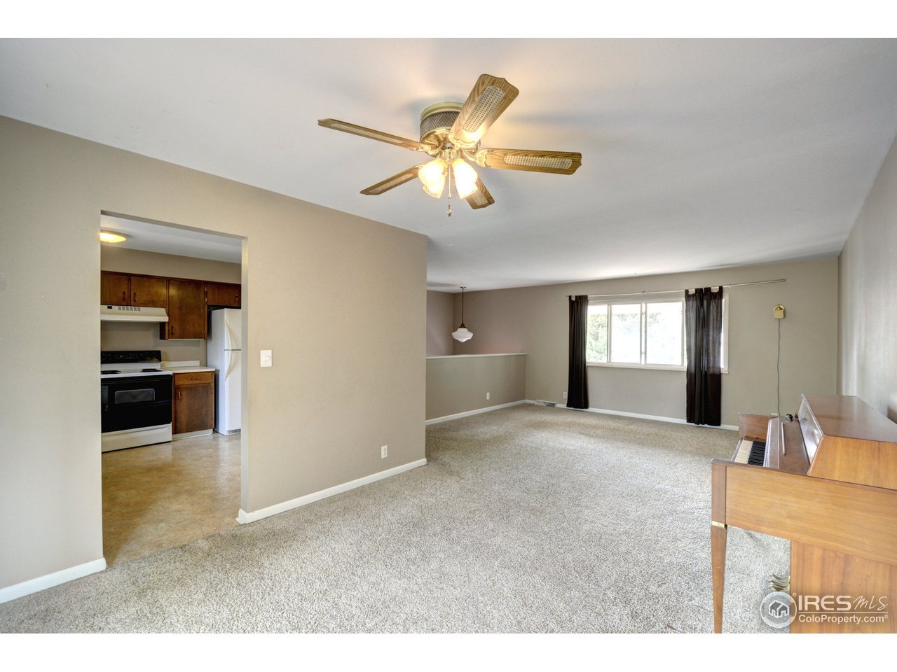 Upper living room - 1313 Skyline Dr