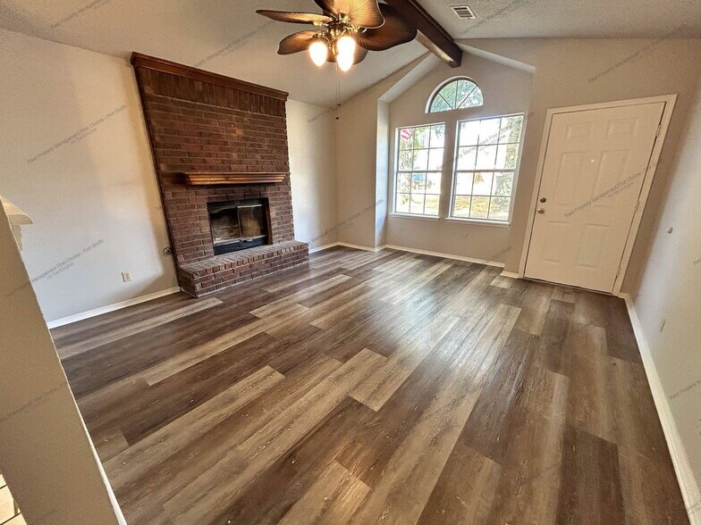 Building Photo - 108 Grand Maple Dr