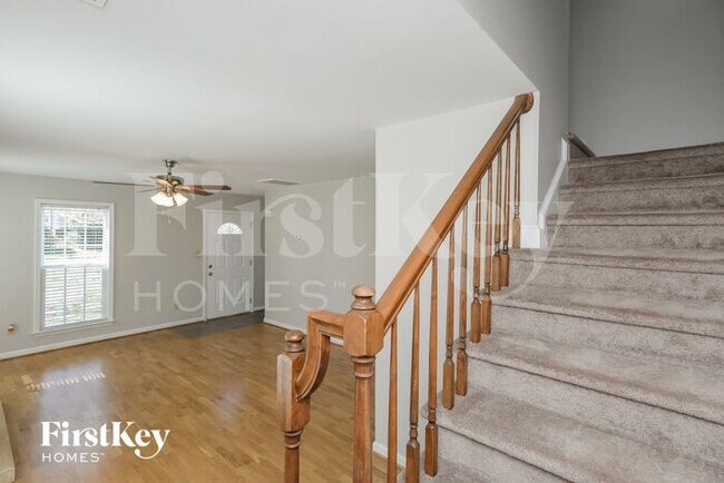 Building Photo - 8947 Chesham Dr