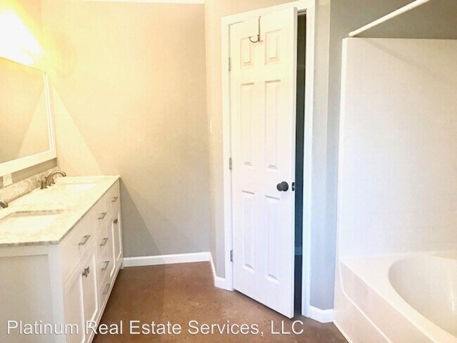 Building Photo - 3 br, 2 bath House - 12238 Falcon Crest