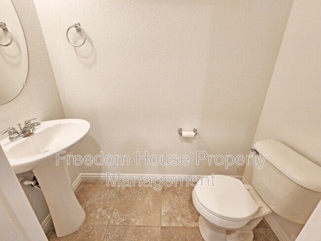 Building Photo - 3543 E Wallowa Dr