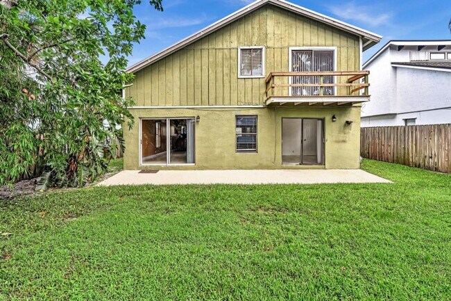 Building Photo - Beautiful 3 bedroom 2 bathroom Home in heart of  Delray Beach