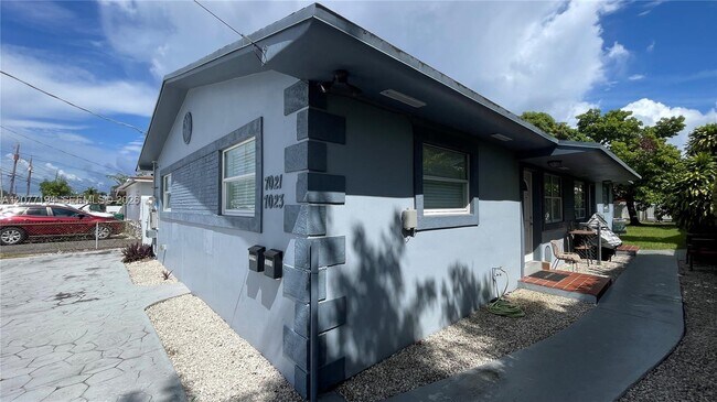 Building Photo - 7021 SW 22nd St