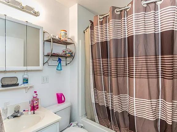 Building Photo - 420 9th St