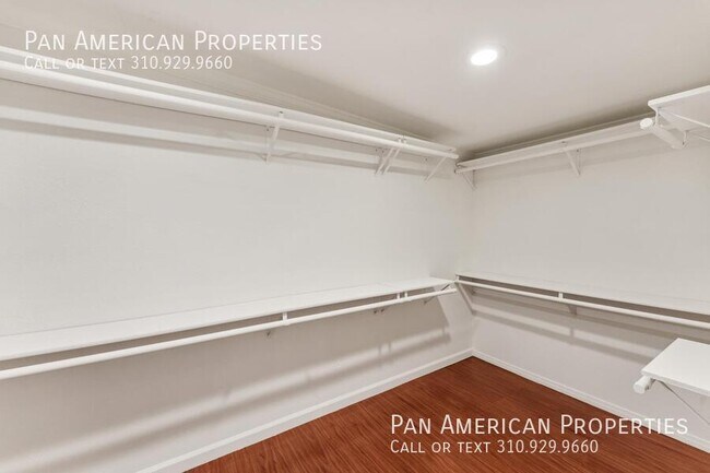 Building Photo - 1837 Mayflower Ave