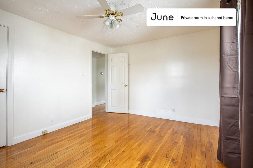 Building Photo - Room in Shared 5 bed/2 bath home