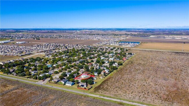 Building Photo - 105 Bluejay Cove