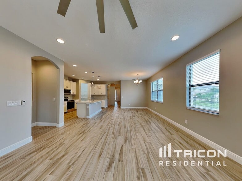 Building Photo - 3021 Casterton Dr
