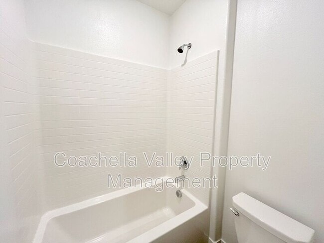 Building Photo - 41168 Emory Ln