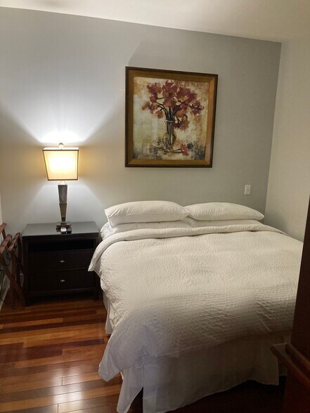 Building Photo - 84 W Front St