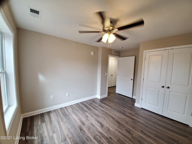 Building Photo - 3500 College Dr