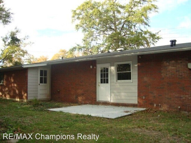 Building Photo - 3 br, 2 bath House - 2230 Airport Thruway