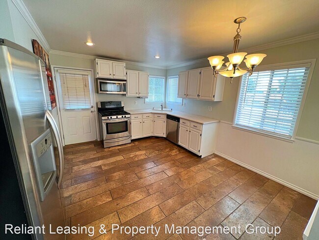 Building Photo - 2 br, 2 bath House - 10638 Mount Gleason Ave.