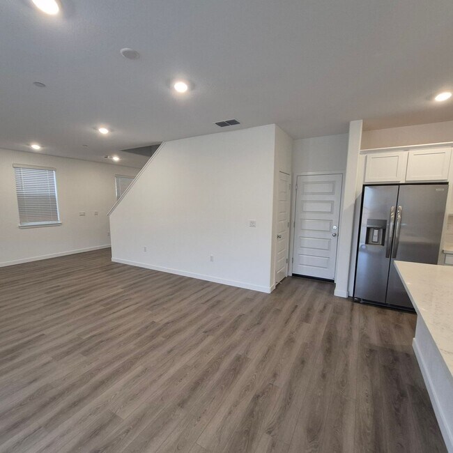 Building Photo - Brand New 5 Bedroom Home in Rancho Cordova