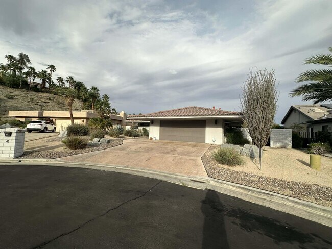 Building Photo - 4 Saturn Cir