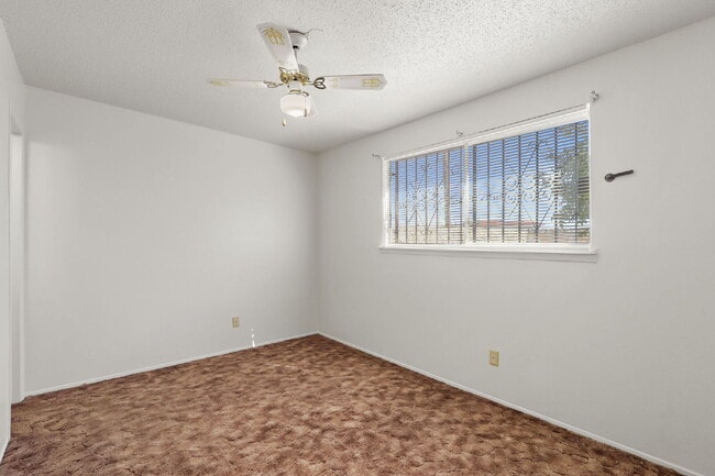 Building Photo - 5440 Viceroy Dr