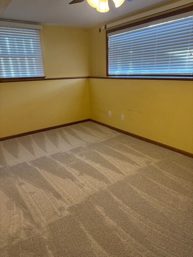 Building Photo - Single Family Home - Available For Rent!